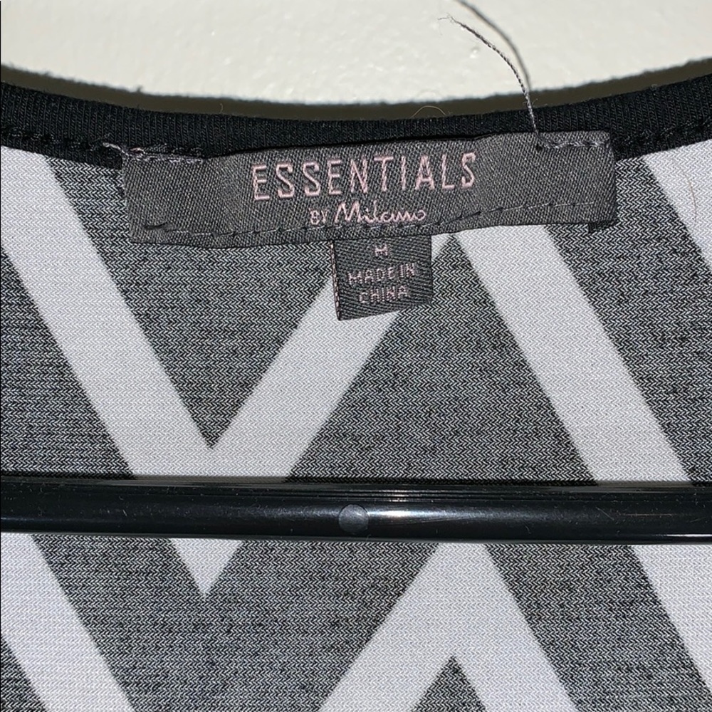 Essentials top - Picture 8 of 8
